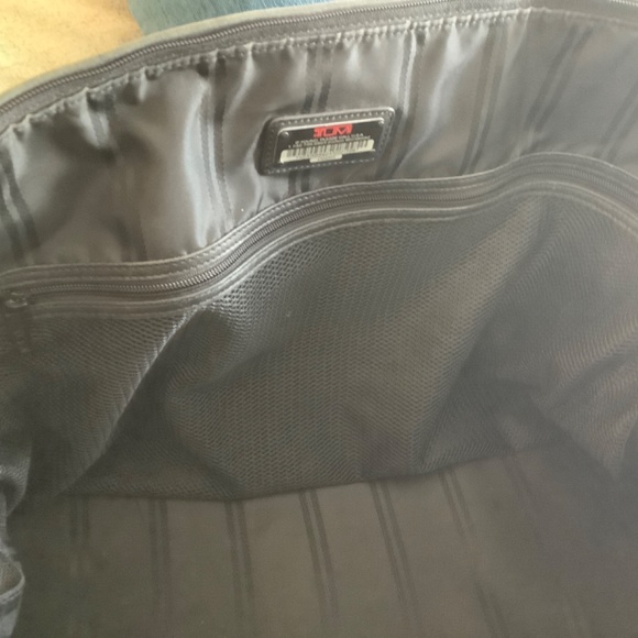 Tumi Weekender Tote Black Ballistic Nylon and Leather handles - Picture 5 of 10